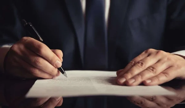 وکیل دیوان عدالت اداری