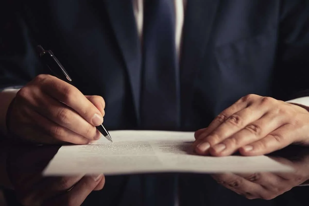 وکیل دیوان عدالت اداری